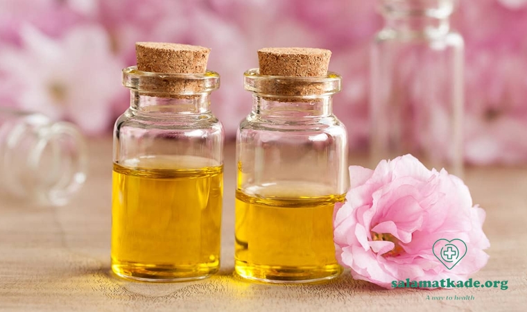 گلاب گیری کاشان و خواص گلاب برای پوست و مو