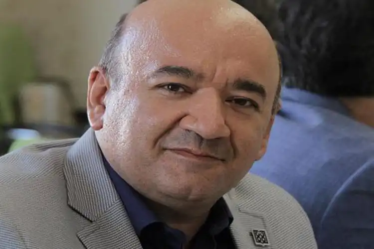 دکتر مهرداد کریمی متخصص طب سنتی