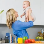 تغذیه مادر شیرده در ماه اول چه باشد؟