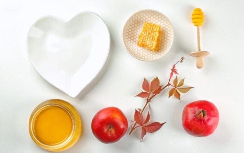 عسل برای تشکیل قلب جنین؛ فواید و نکات مهم